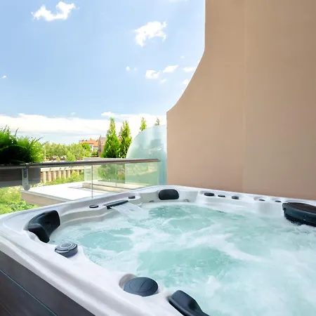 Petrovdom Spa Luxury Apartment 11-240 With Jacuzzi In Rc Pechersk Plaza Kyiv Exterior photo