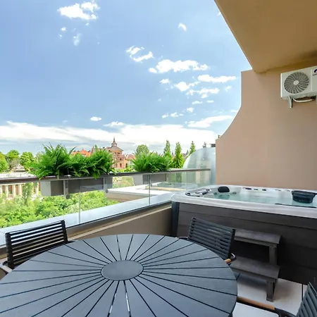 Petrovdom Spa Luxury Apartment 11-240 With Jacuzzi In Rc Pechersk Plaza Kyiv Exterior photo