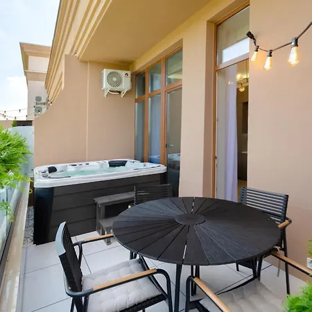 Petrovdom Spa Luxury Apartment 11-240 With Jacuzzi In Rc Pechersk Plaza Kyiv Exterior photo
