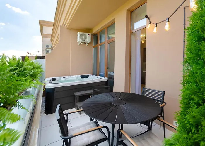 Petrovdom Spa Luxury Apartment 11-240 With Jacuzzi In Rc Pechersk Plaza