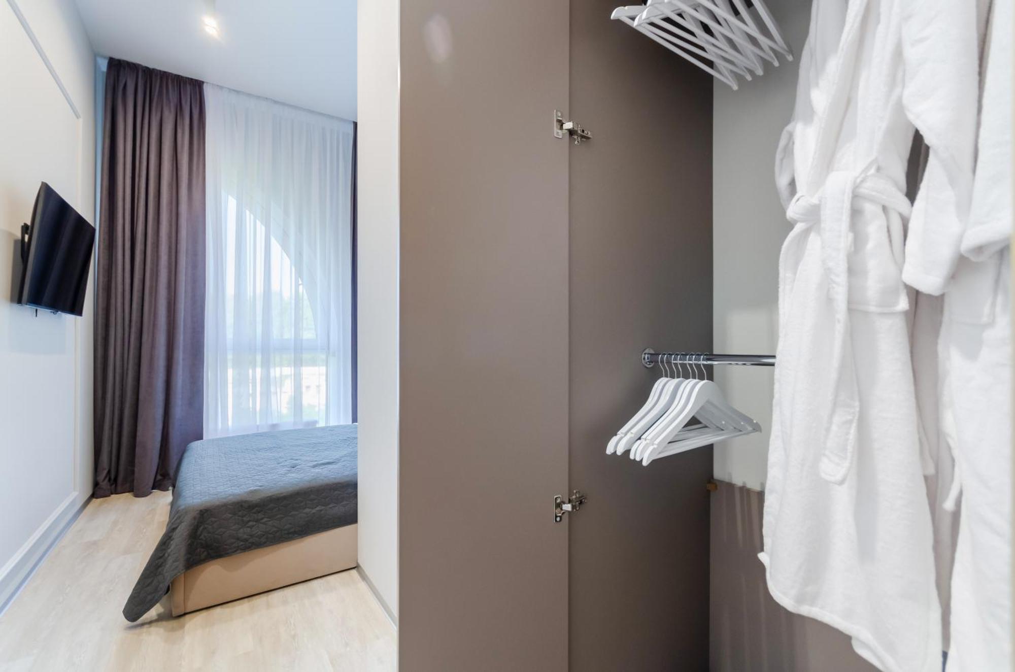 Petrovdom Luxury 11-240 With Jacuzzi In Rc Pechersk Plaza *