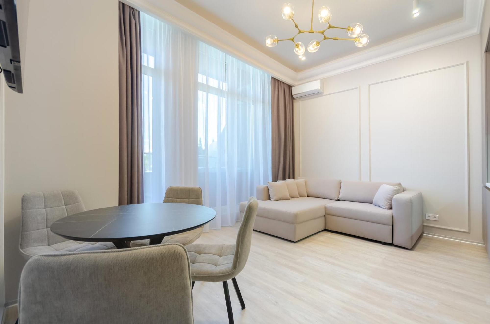 Petrovdom Luxury 11-240 With Jacuzzi In Rc Pechersk Plaza Апартаменти