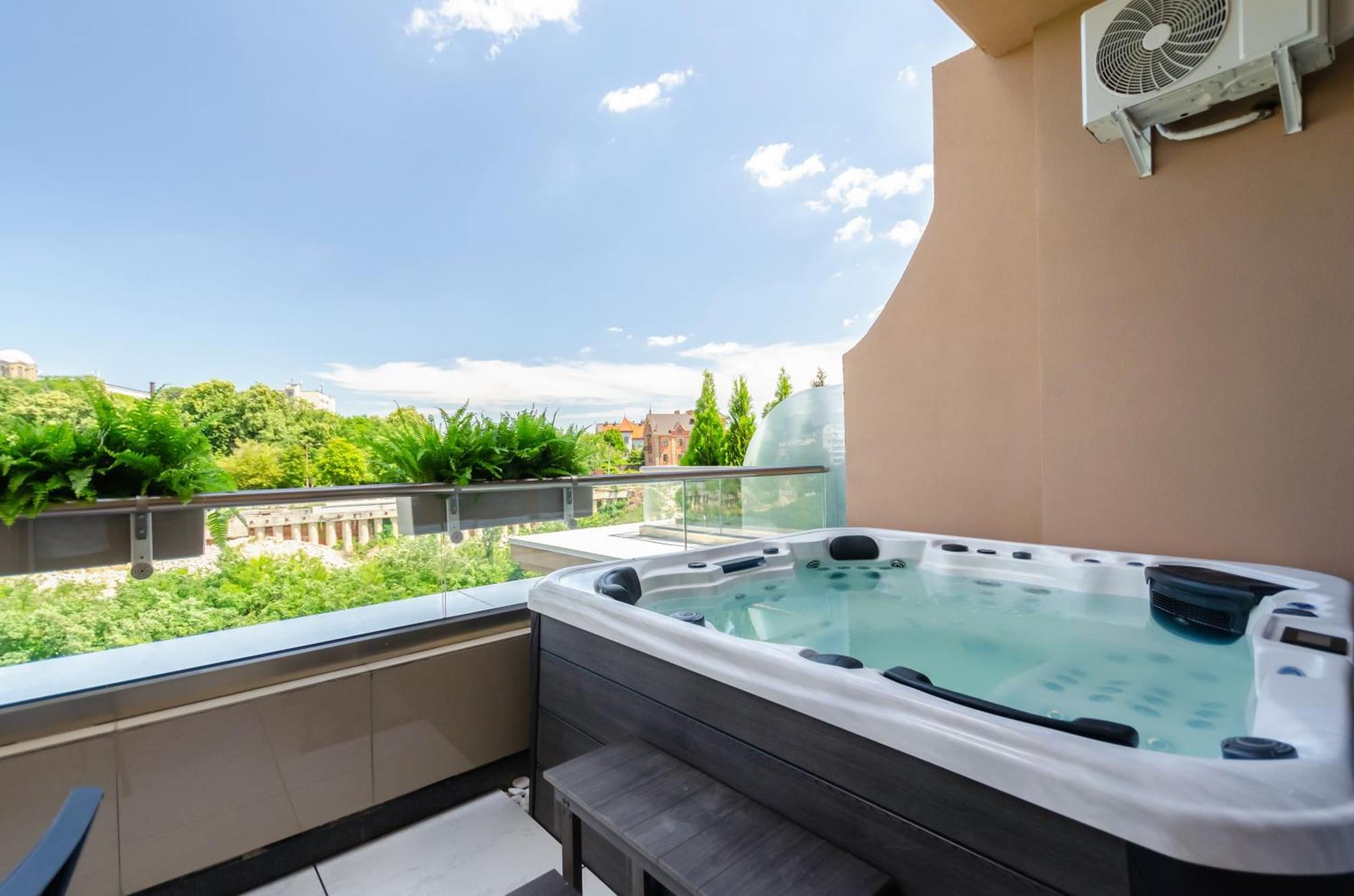 Апартаменти Petrovdom Luxury 11-240 With Jacuzzi In Rc Pechersk Plaza